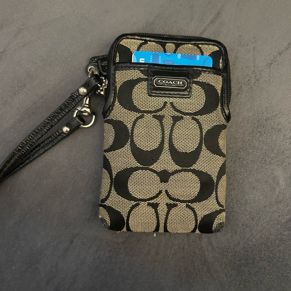 Coach Signature Black Wristlet